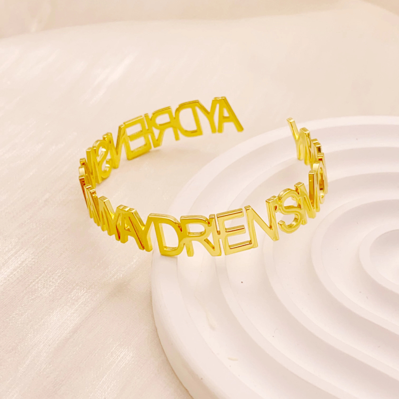 Customized Name Bracelet Women - Embroidery Charm 评论和价格