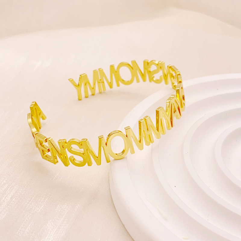 Customized Name Bracelet Women - Embroidery Charm 评论和价格