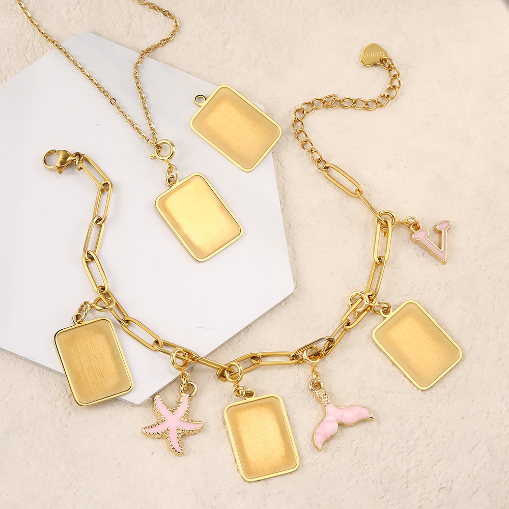 Customized Photo Letter Flag P - Embroidery Charm 评论和价格